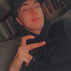 Meet your Posher, Max